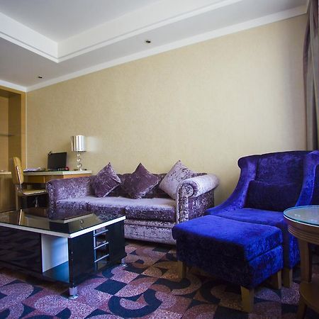 Fuke Jirui Hotel 乌鲁木齐 外观 照片