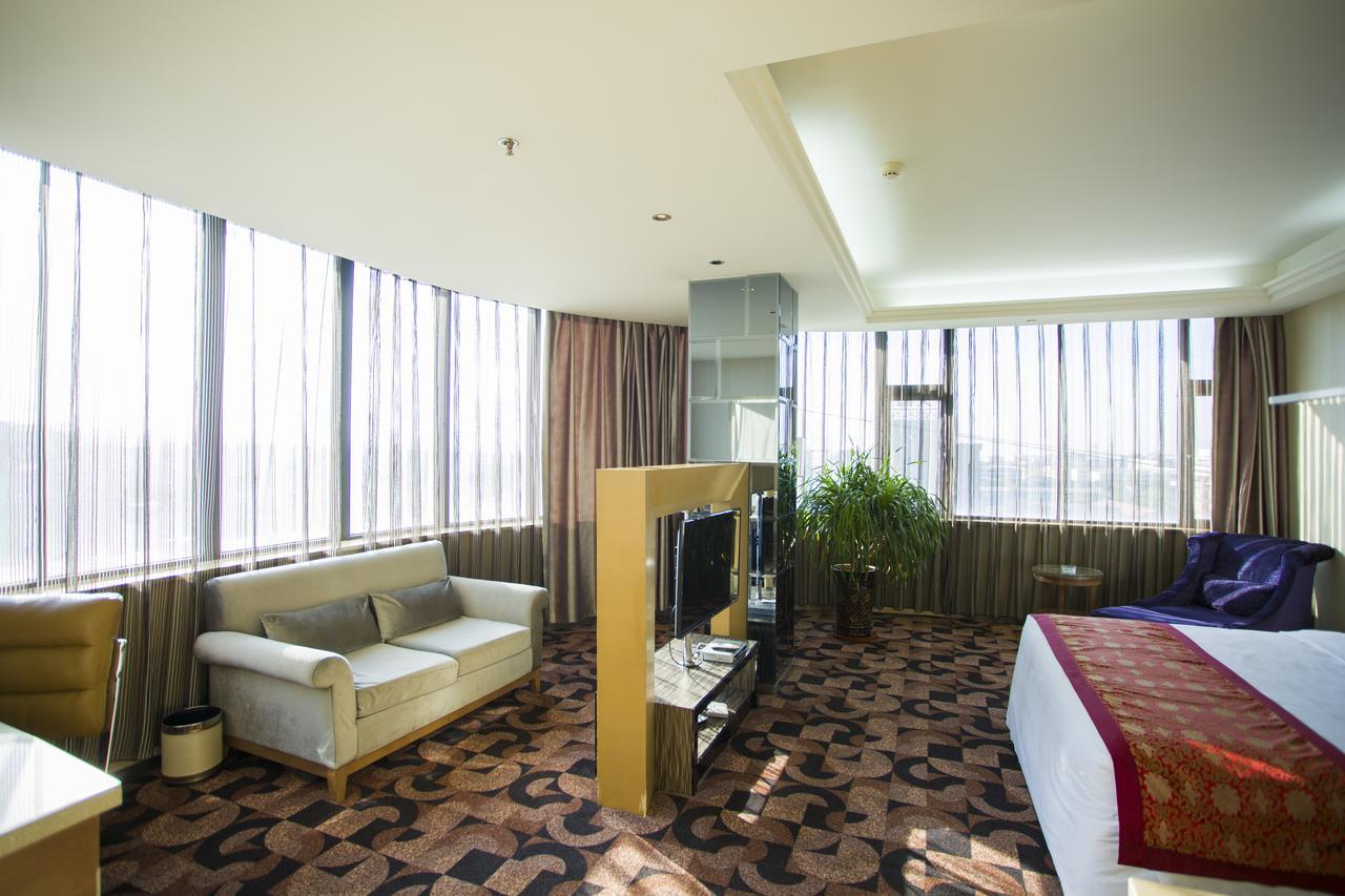 Fuke Jirui Hotel 乌鲁木齐 外观 照片